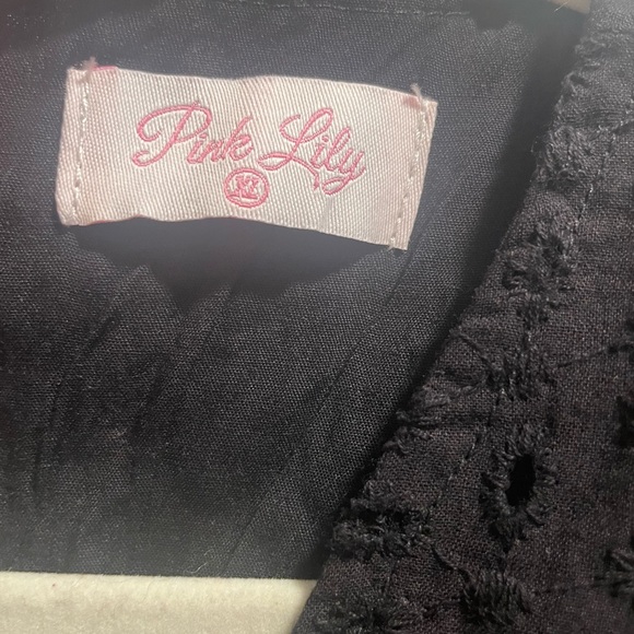 Pink Lily - YOU FOUND MY HEART BLACK V-NECK DRESS ROMPER - Picture 4 of 5